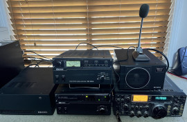 Icom IC-740 Station