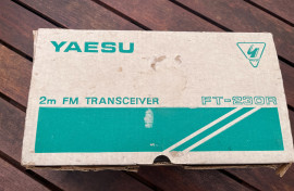 YAESU FT-230R