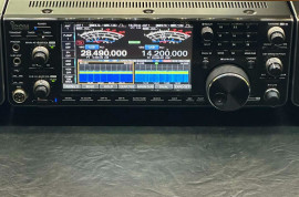  late model Icom IC-7610 
