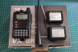 Yaesu VX6R VHF/UHF hand held radio