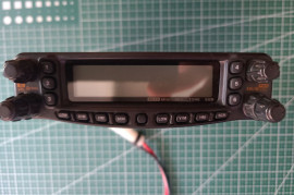 Yaesu FT8800 VHF/UHF Radio