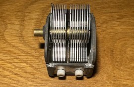 Air variable capacitor No 3 - 2 x 440 pF