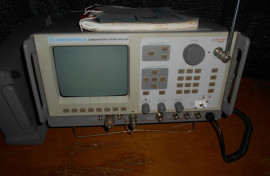 MOTOROLA  R2600  COMMUNICATION ANALYZER