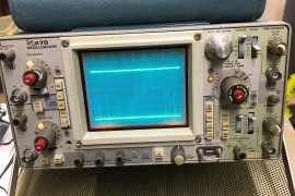 Tektronix 475 oscilloscope