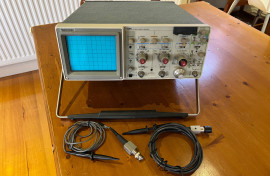 Tektronix 2215 60 MHz Oscilliscope