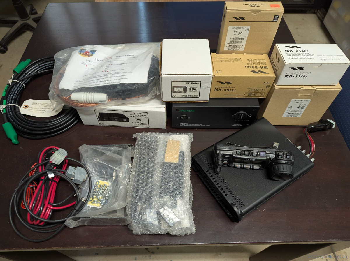 Yaesu FT-857D plus accessories - Final Price Drop
