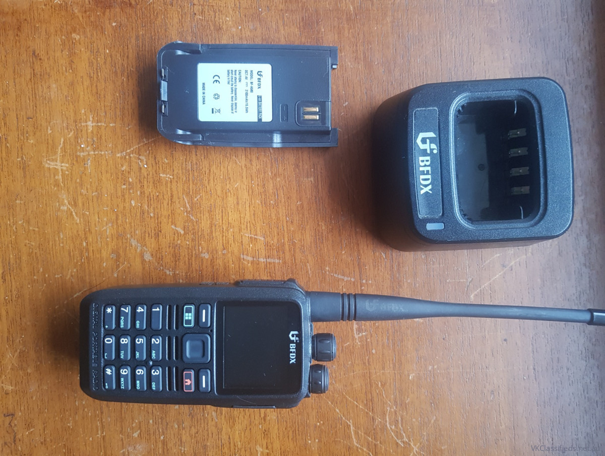 CS 580 DMR Analogue Handheld