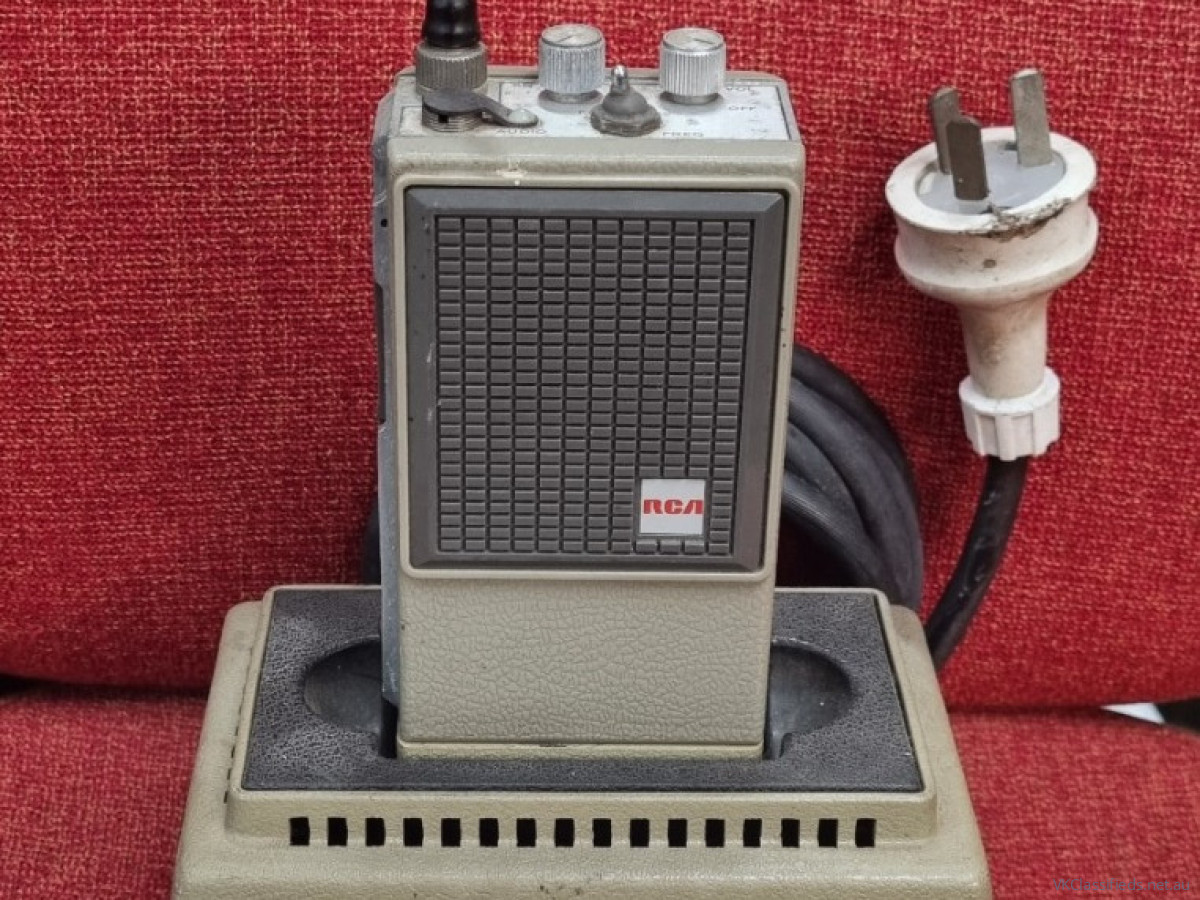 Vintage RCA hand held UHF