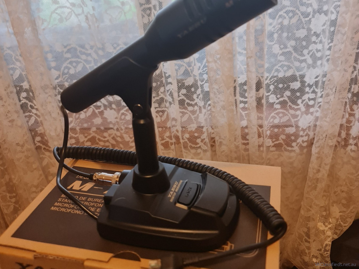 Yaesu M70 Desk Microphone