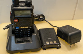 Baofeng UV-5R + extra battery