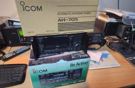 ICOM IC705/AH705 +more so new $2250