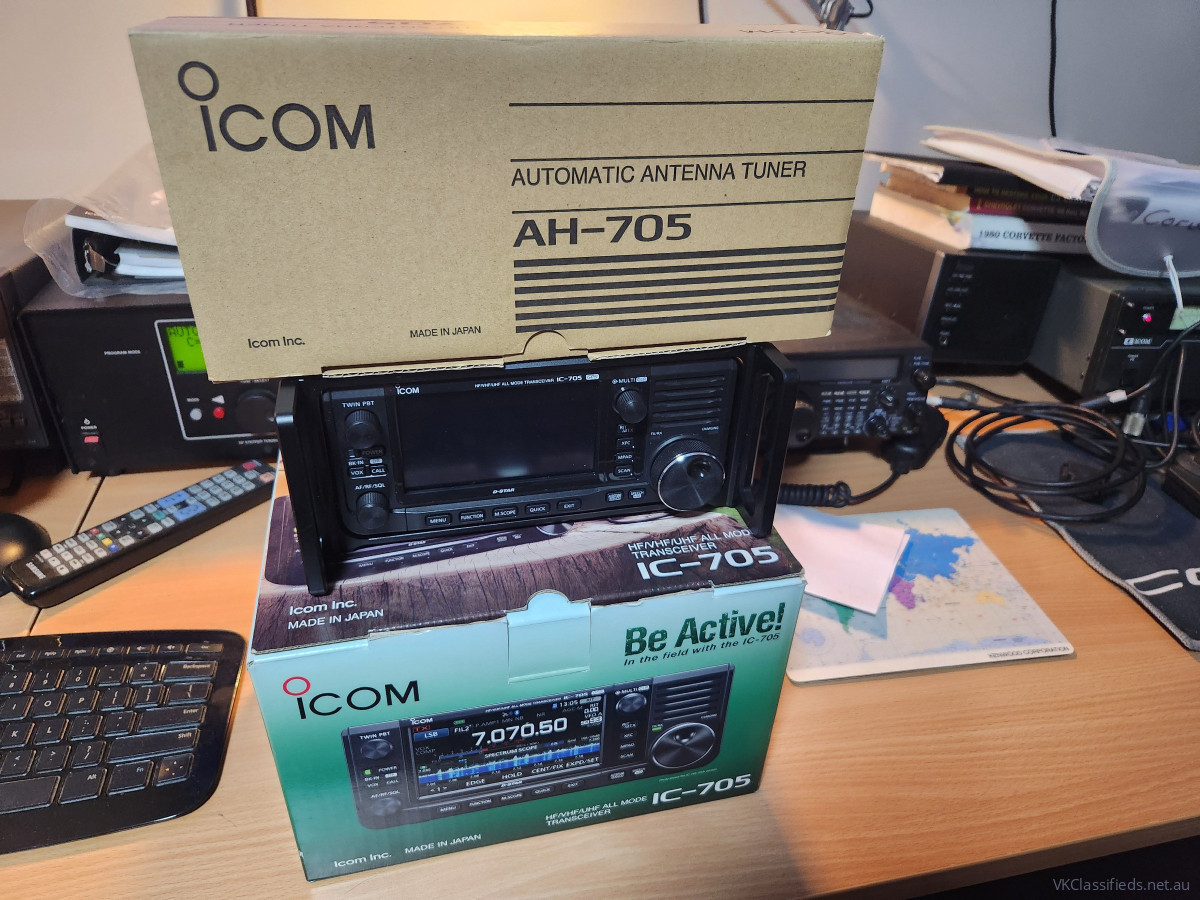 ICOM IC705/AH705 +more so new $2250