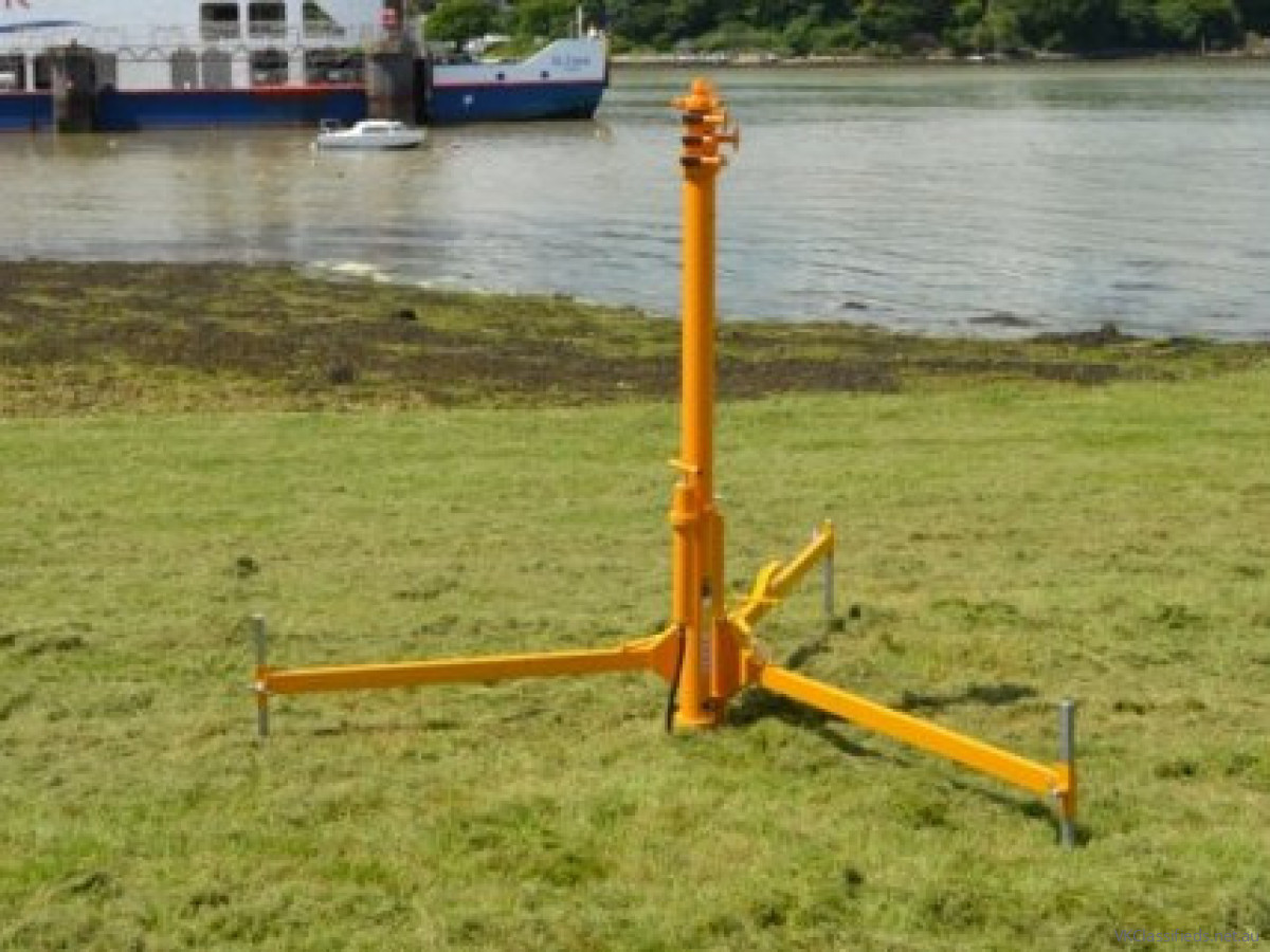 Clark mast tripod wanted