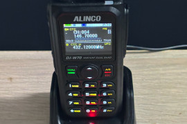 Alinco DJ-W70HT Transceiver + Diamond SRH-771 