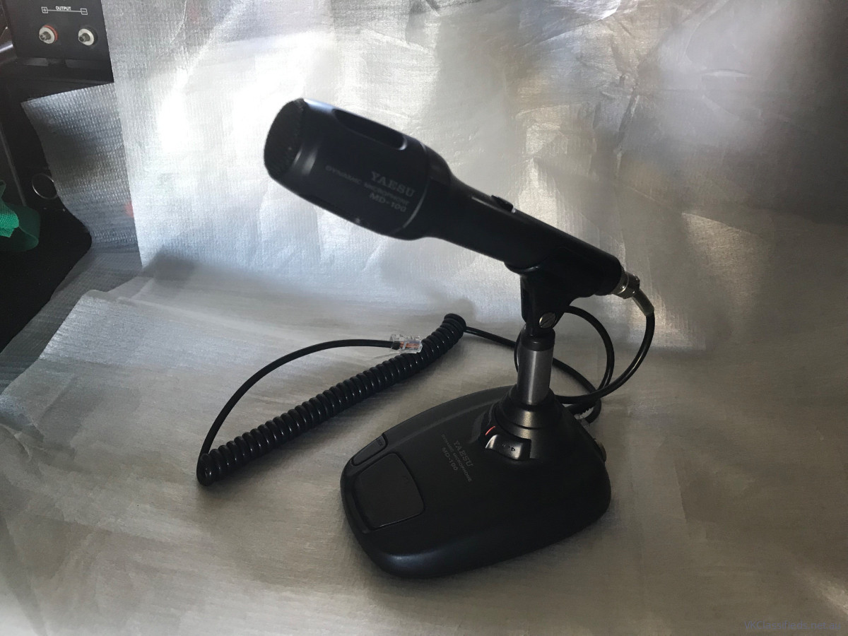 YAESU MD-100 A8X