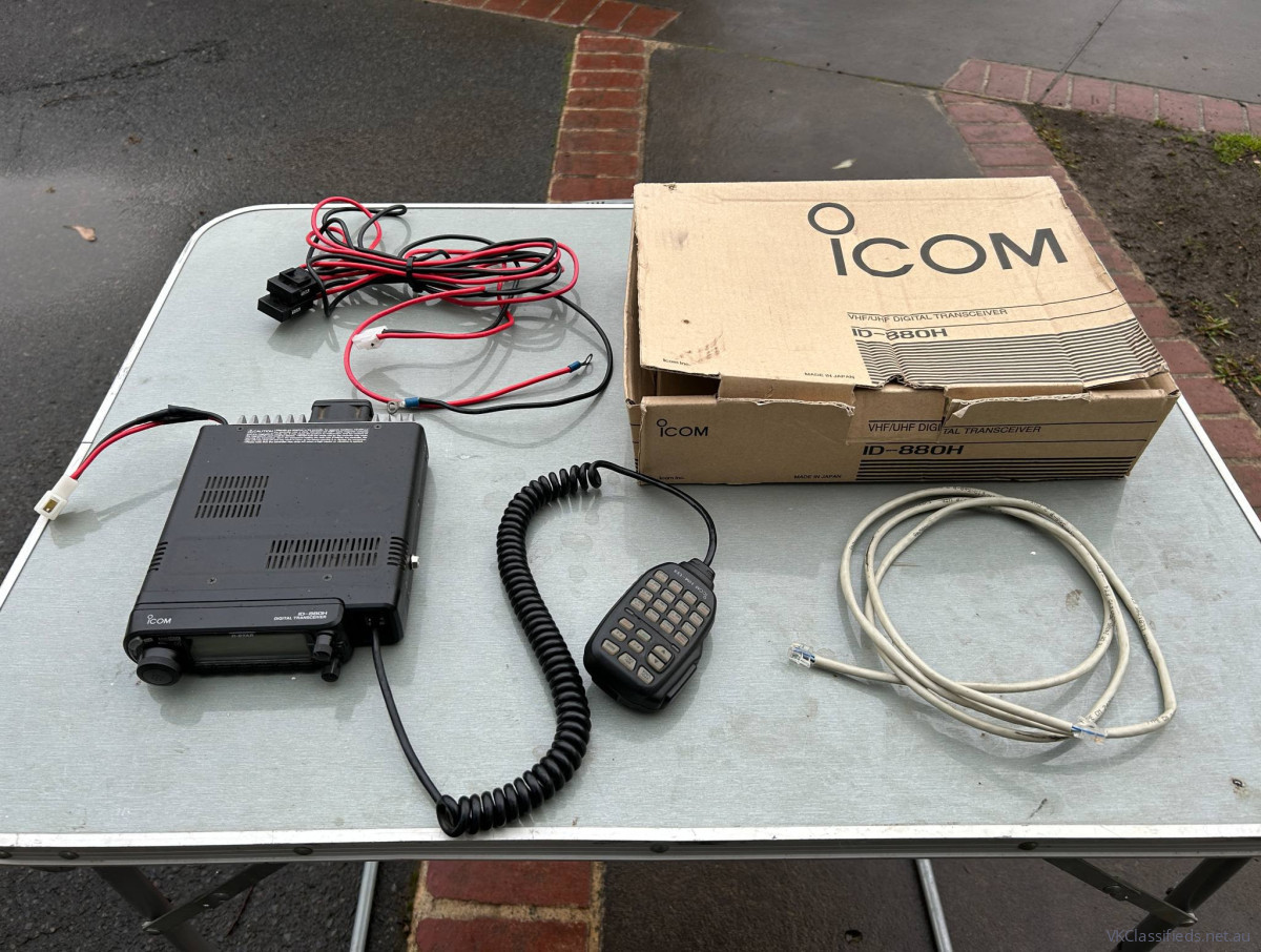 Icom ID880H 2/70 FM / Dstar transceiver