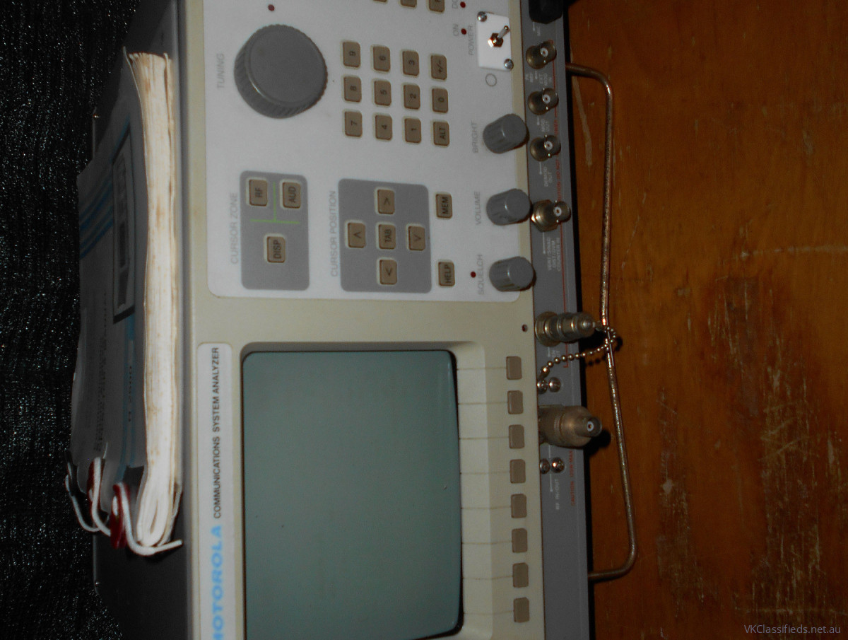 MOTOROLA R2600B COMMUNICATION ANALYZER