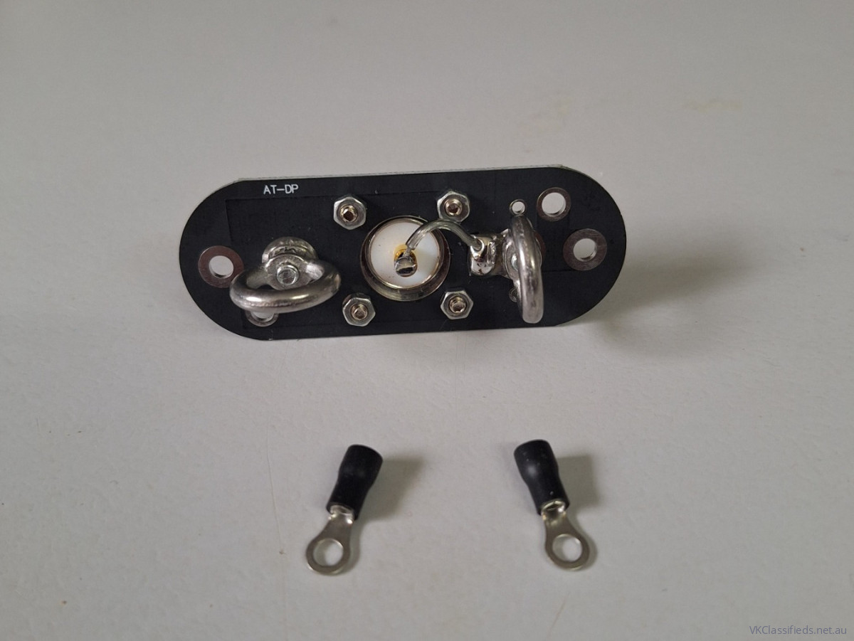 Dipole centre connector (PL259)