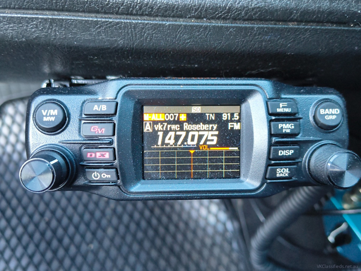 Yaesu ftm 200 near new sell or swap