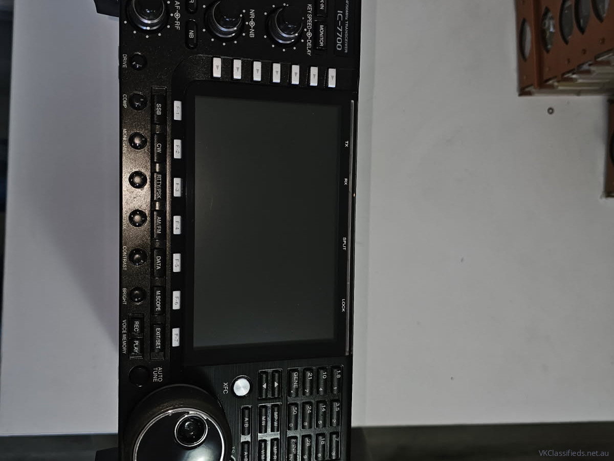 ICOM IC7700 HF 6m Flagship Base $2995