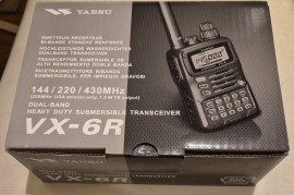 Yaesu VX-6R Perfect condition. Original box.