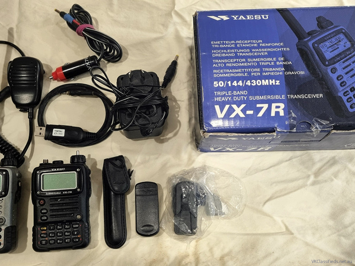 2 x Yaesu VX-7R Heavy Duty submersible Transceiver