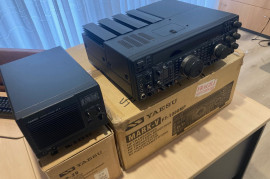 Yaesu FT1000MP Mark 5 & SP8 Speaker
