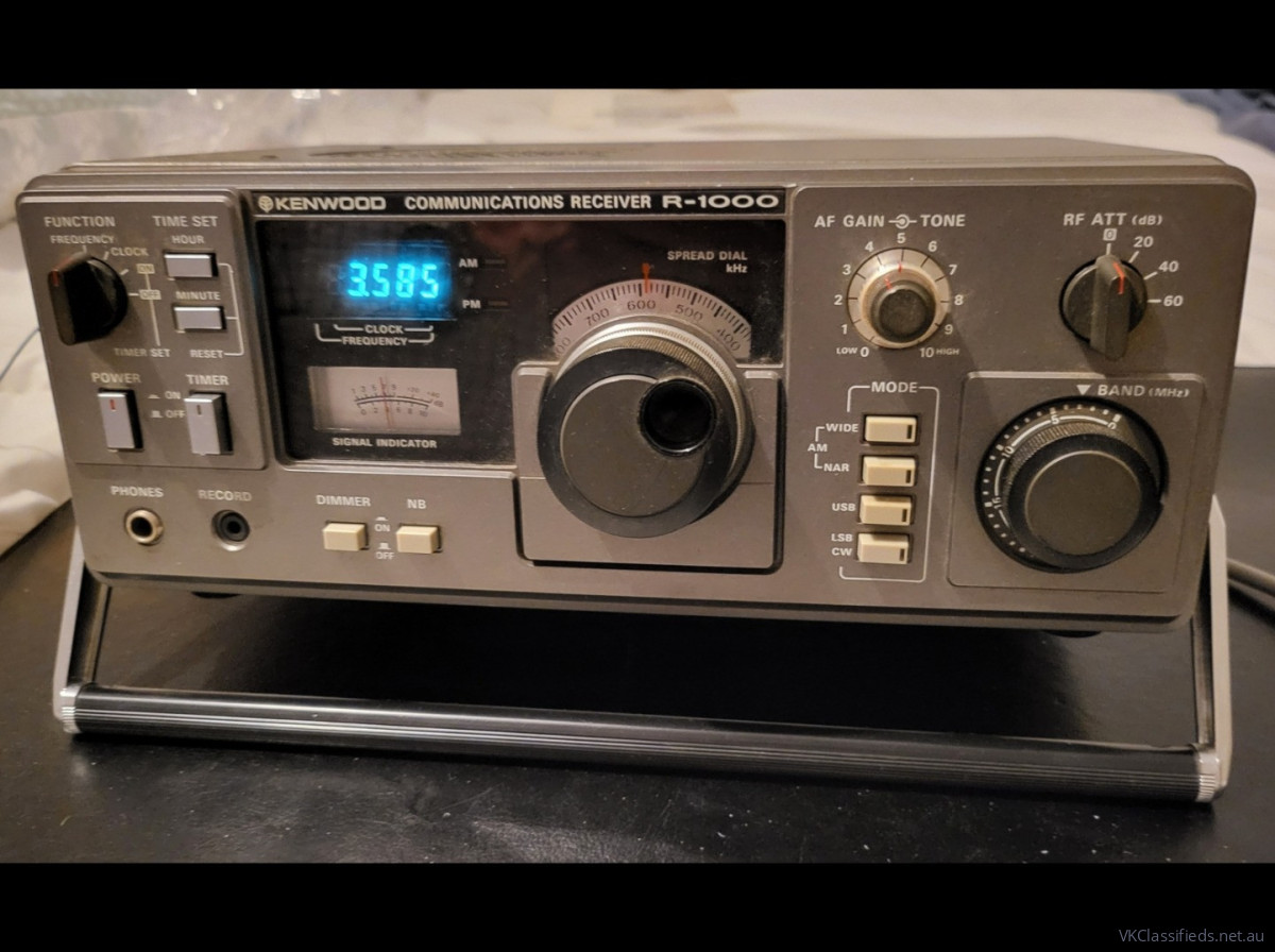 Kewood R 1000 Communications Receiver working