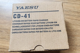 Yaesu CD-41 Desktop rapid charger