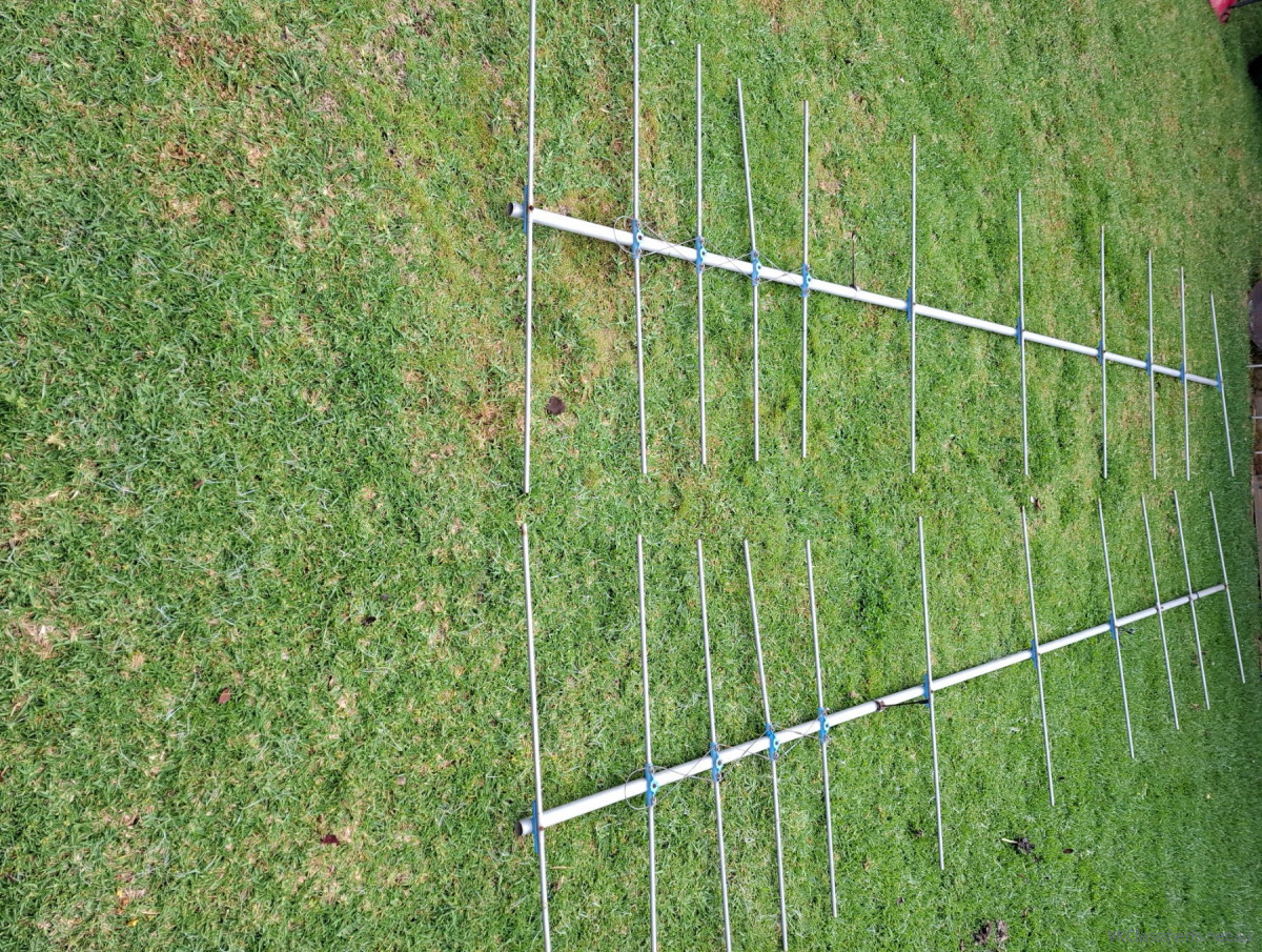 TWO 13 ELEMENT 2 METER BEAMS.