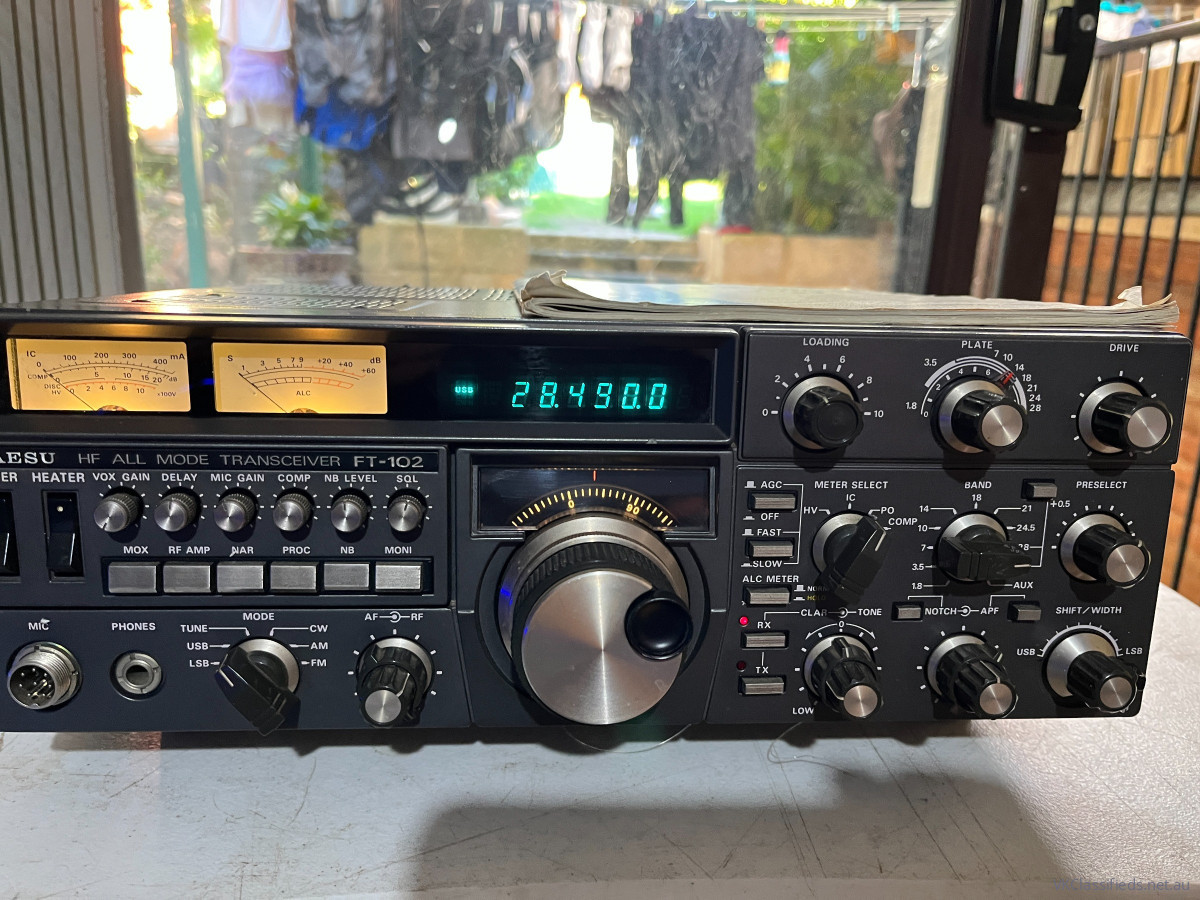 YAESU FT-102 HF TRANSCIEVER
