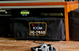 IC7600 Dust Cover