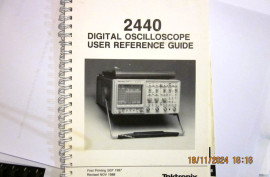 Tektronix User manual 2440