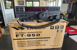 Yaesu FT950 orig box, loads of extras, rare offeri