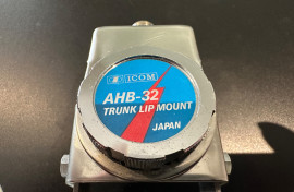 Icom AHB-32 trunk lip mount 