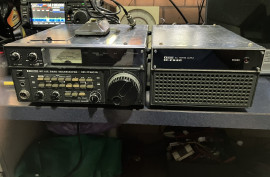 Icom IC-720A + IC-SM5 desk mic + IC-PS 20