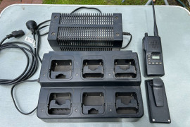 Icom IC40S and six bay charger