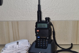 Baofeng UV-5R 128 channel VHF/UHF Walkie Talkie