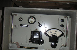  AN / URM-81 VHF Frequency meter, 100 to 500 MHz